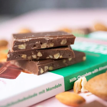 201203-P004-ChocolateTablets_Shop_VollmilchMandeln_5uGslQg7dqlFzd_ca2a8790-cdc6-49d4-b55b-688a6821808c.webp